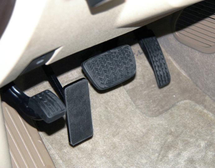 MECHANICAL HAND CONTROLS FOR DISABLED AUTOMOBILE MOBILITY CONTROLS